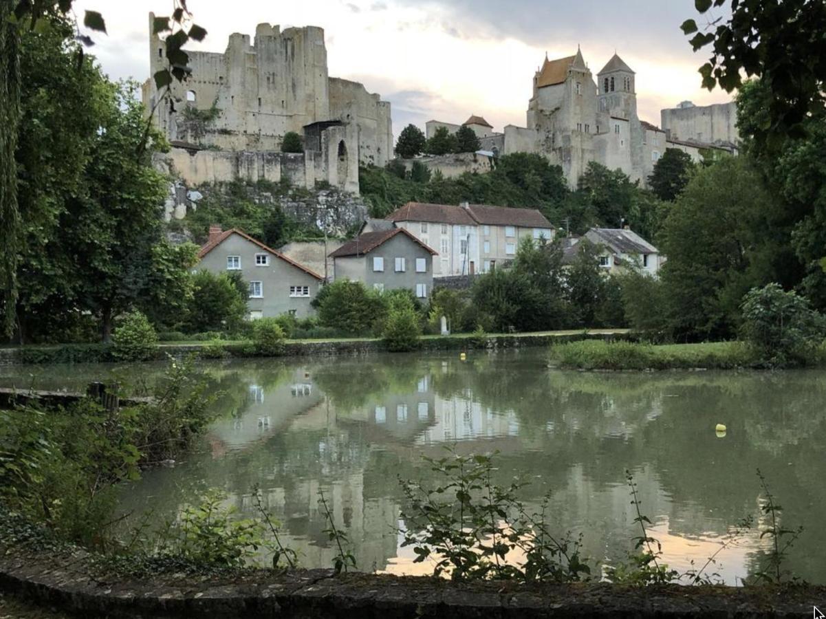Вилла Les Rosiers Chaunay Экстерьер фото